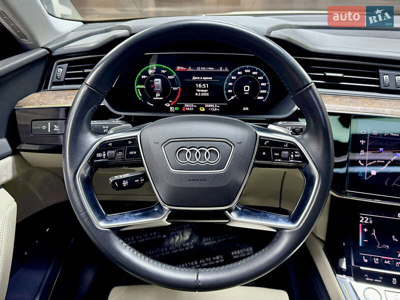 Позашляховик / Кросовер Audi e-tron 2019 в Києві