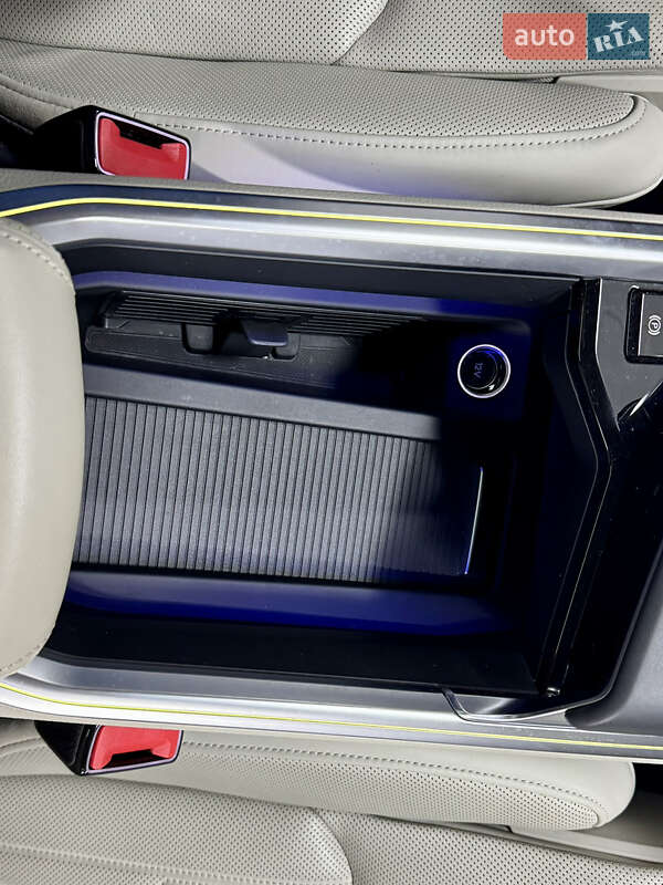 Позашляховик / Кросовер Audi e-tron 2019 в Києві