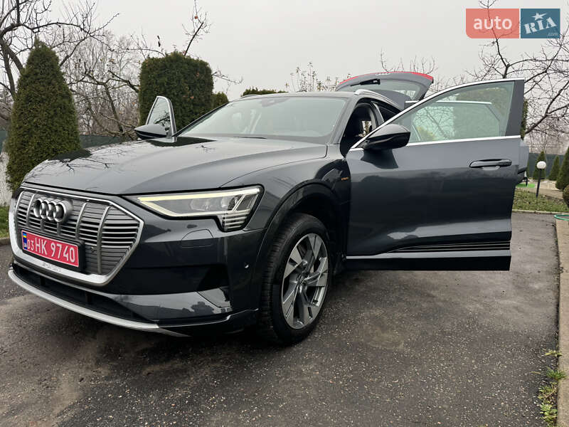 Позашляховик / Кросовер Audi e-tron 2020 в Харкові фото 41 Позашляховик / Кросовер Audi e-tron 2020 в Харкові