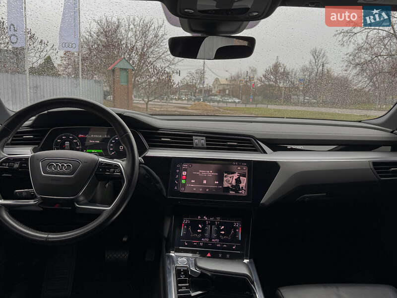 Внедорожник / Кроссовер Audi e-tron 2019 в Харькове