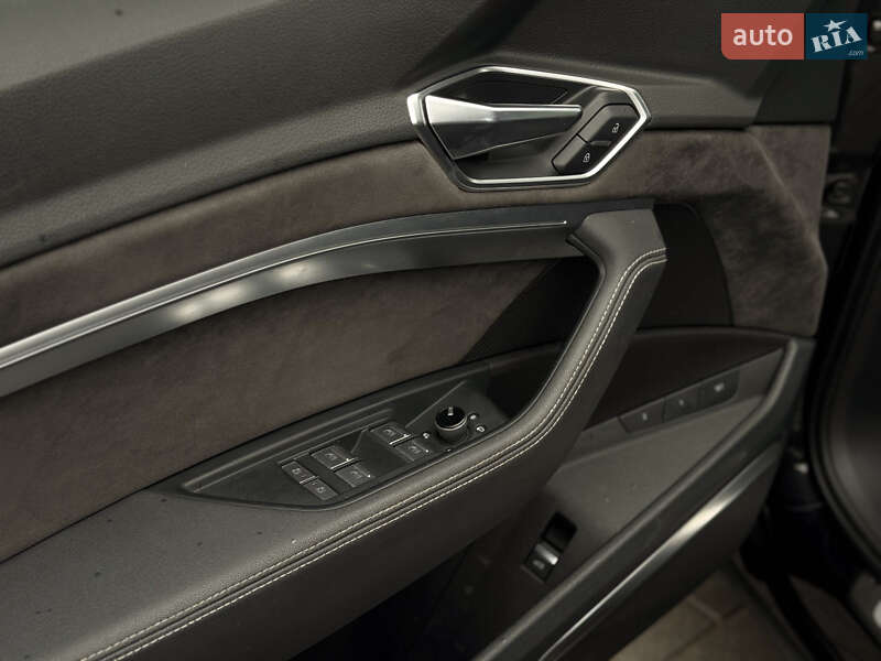 Внедорожник / Кроссовер Audi e-tron 2019 в Харькове