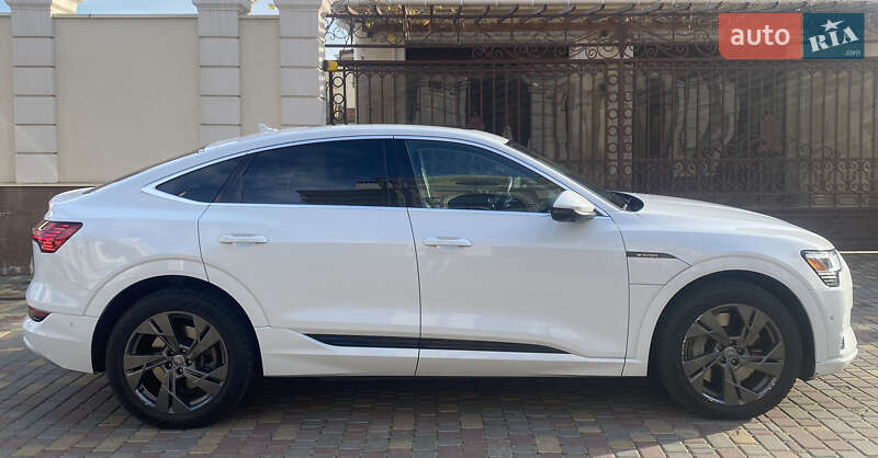 Внедорожник / Кроссовер Audi e-tron 2020 в Одессе