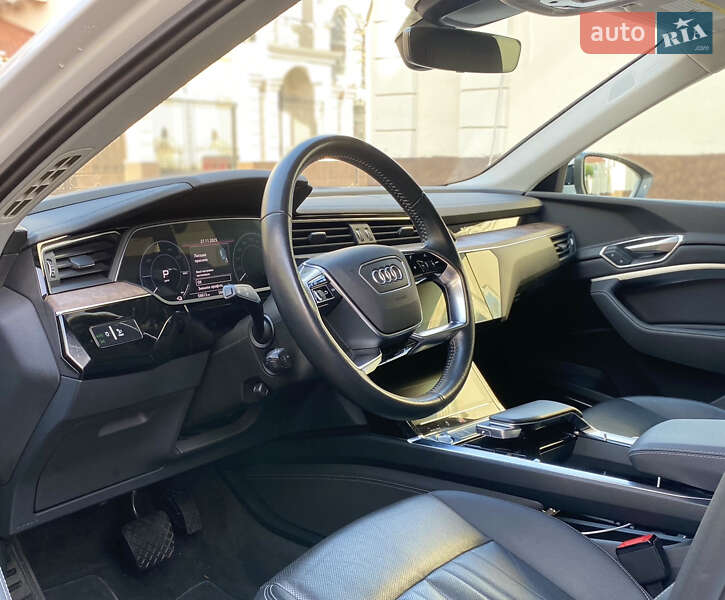 Внедорожник / Кроссовер Audi e-tron 2020 в Одессе