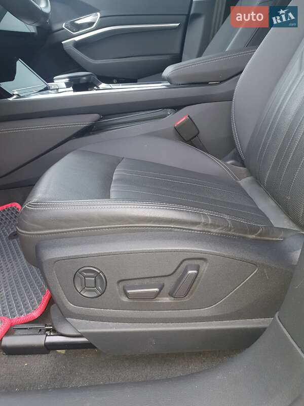 Позашляховик / Кросовер Audi e-tron 2022 в Березані