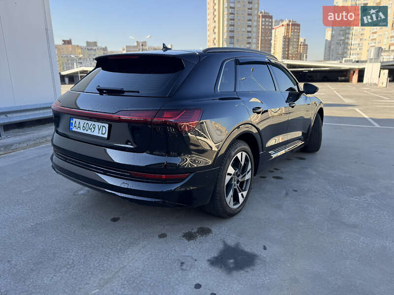 Внедорожник / Кроссовер Audi e-tron 2020 в Киеве