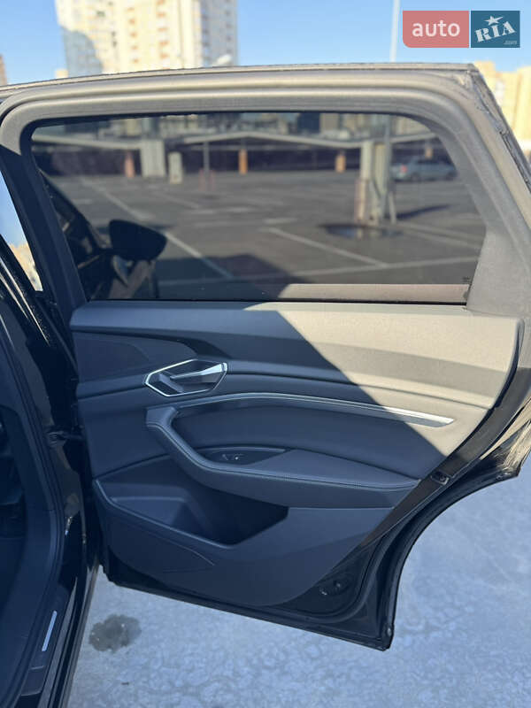 Внедорожник / Кроссовер Audi e-tron 2020 в Киеве