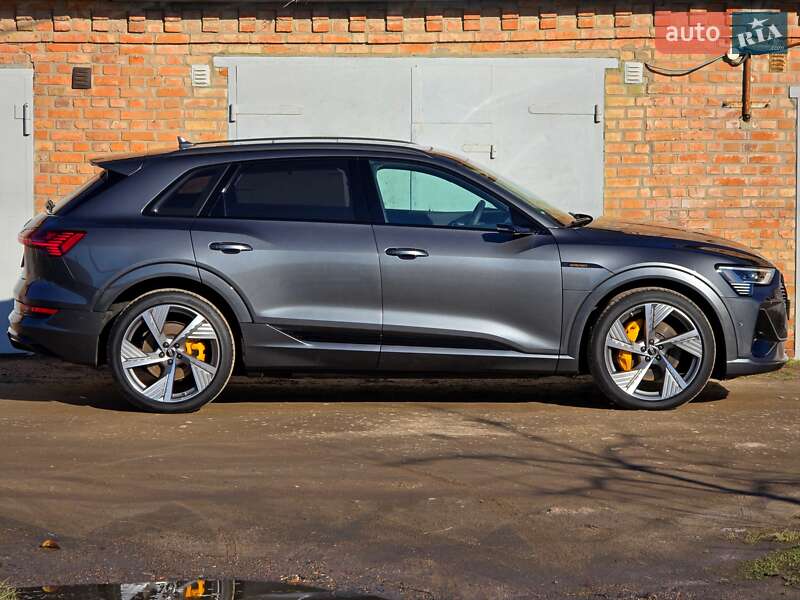Внедорожник / Кроссовер Audi e-tron 2022 в Житомире