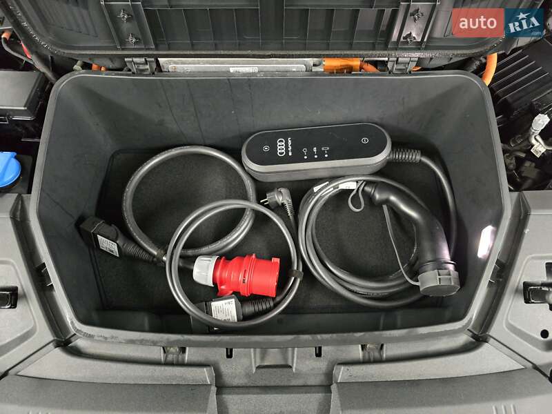 Внедорожник / Кроссовер Audi e-tron 2022 в Житомире