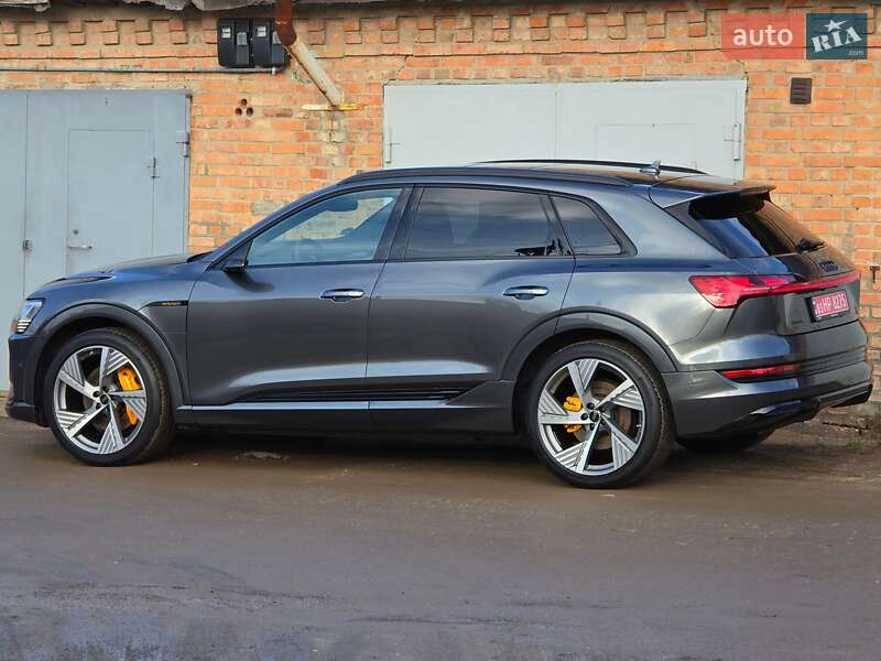 Внедорожник / Кроссовер Audi e-tron 2022 в Житомире