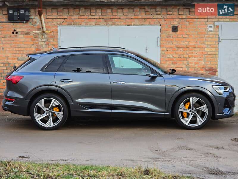 Внедорожник / Кроссовер Audi e-tron 2022 в Житомире