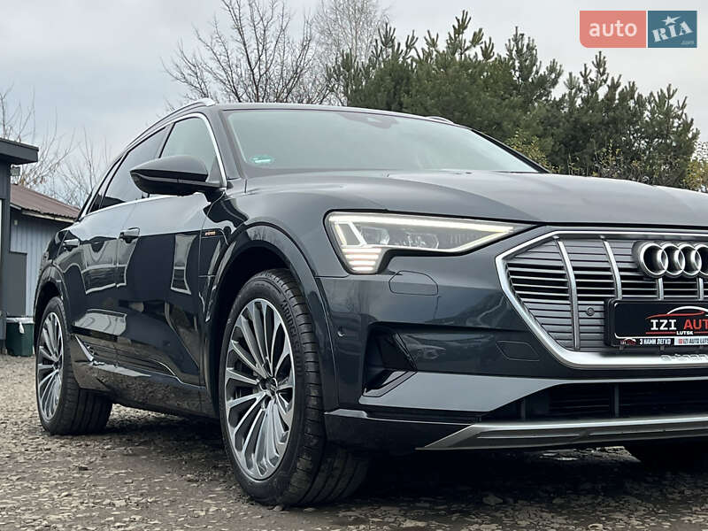 Позашляховик / Кросовер Audi e-tron 2022 в Луцьку