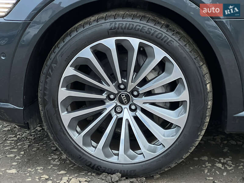 Позашляховик / Кросовер Audi e-tron 2022 в Луцьку