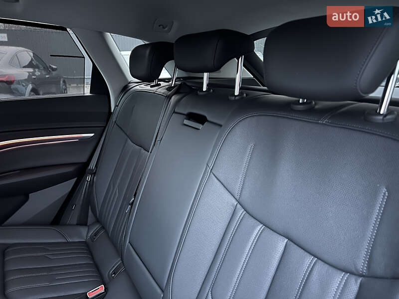 Позашляховик / Кросовер Audi e-tron 2022 в Луцьку