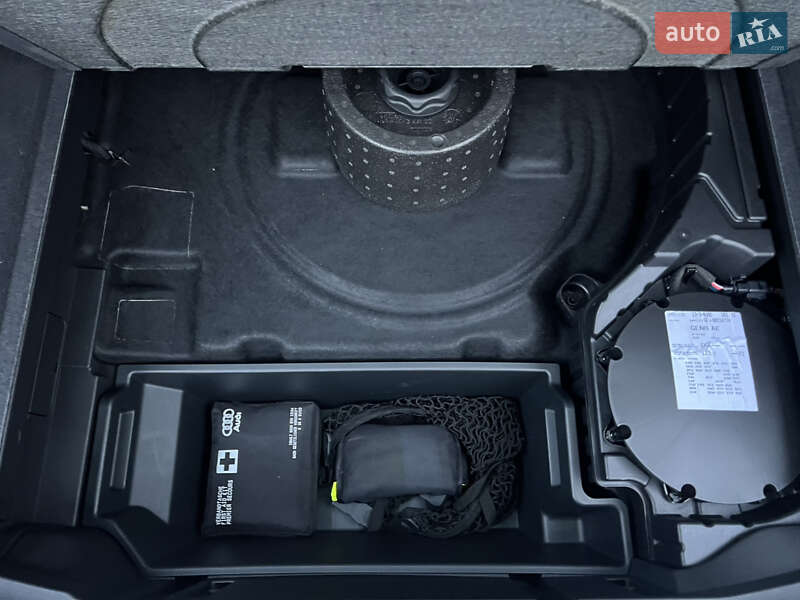 Позашляховик / Кросовер Audi e-tron 2022 в Луцьку