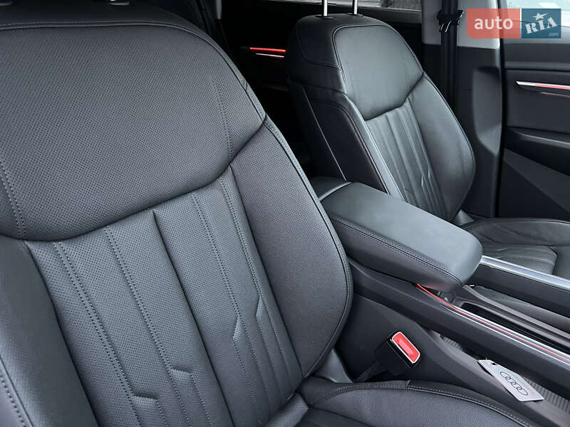 Позашляховик / Кросовер Audi e-tron 2022 в Луцьку