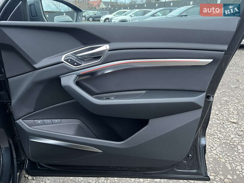 Позашляховик / Кросовер Audi e-tron 2022 в Луцьку