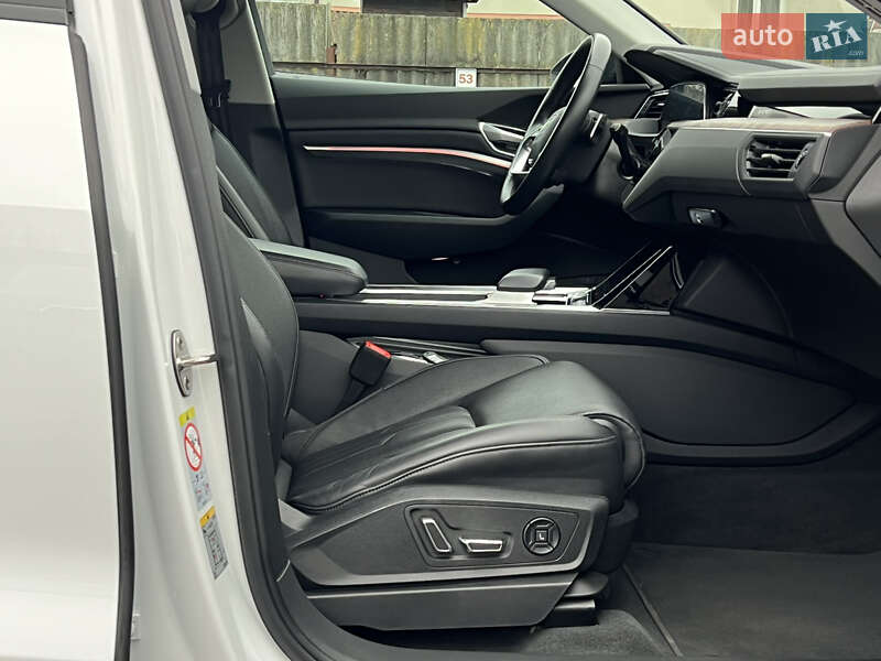 Внедорожник / Кроссовер Audi e-tron 2023 в Луцке