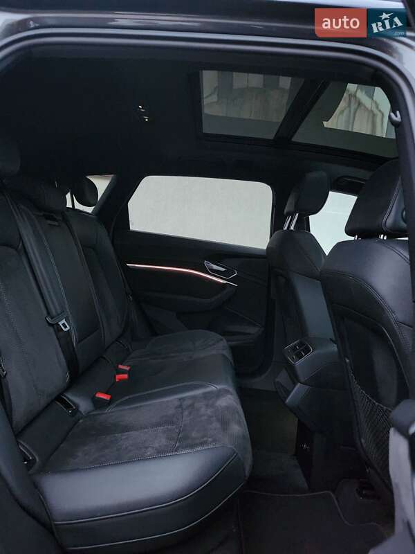 Внедорожник / Кроссовер Audi e-tron 2021 в Бориславе