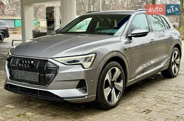 Позашляховик / Кросовер Audi e-tron 2022 в Дніпрі