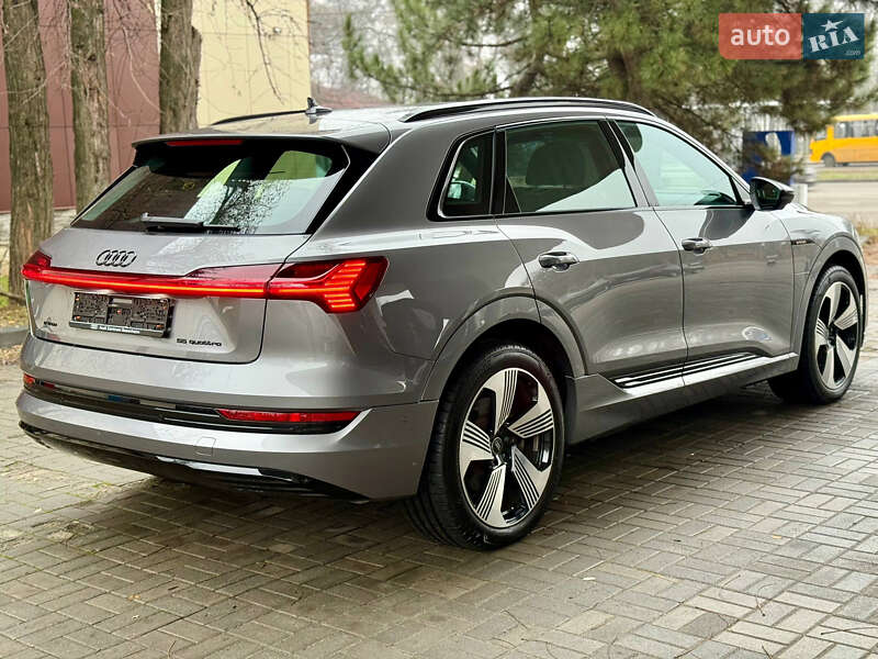 Внедорожник / Кроссовер Audi e-tron 2022 в Днепре фото 13 Внедорожник / Кроссовер Audi e-tron 2022 в Днепре