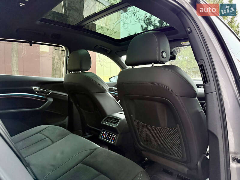 Внедорожник / Кроссовер Audi e-tron 2022 в Днепре фото 45 Внедорожник / Кроссовер Audi e-tron 2022 в Днепре