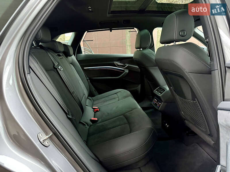 Внедорожник / Кроссовер Audi e-tron 2022 в Днепре фото 44 Внедорожник / Кроссовер Audi e-tron 2022 в Днепре