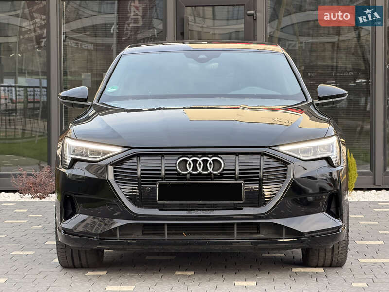 Внедорожник / Кроссовер Audi e-tron 2022 в Ужгороде