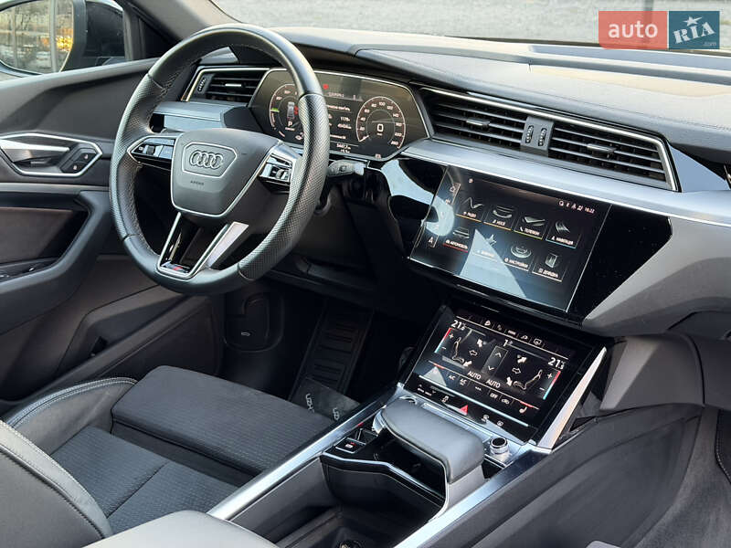 Внедорожник / Кроссовер Audi e-tron 2022 в Ужгороде