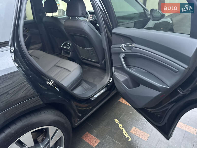 Позашляховик / Кросовер Audi e-tron 2022 в Житомирі