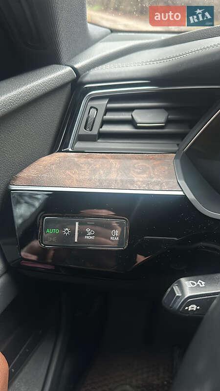 Внедорожник / Кроссовер Audi e-tron 2019 в Харькове