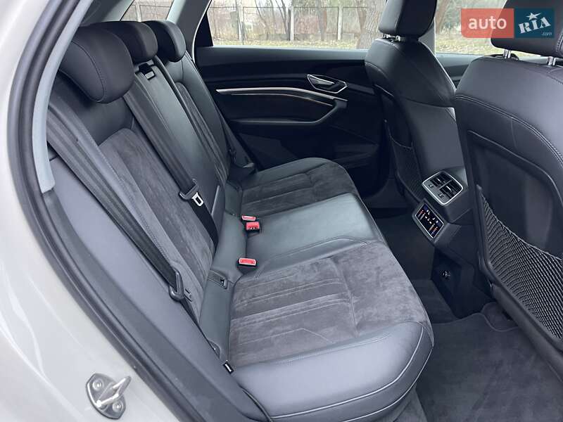 Внедорожник / Кроссовер Audi e-tron 2020 в Луцке