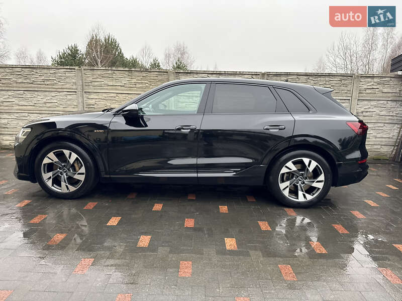 Позашляховик / Кросовер Audi e-tron 2022 в Житомирі