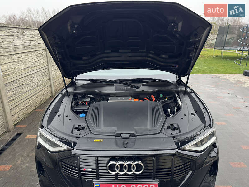 Позашляховик / Кросовер Audi e-tron 2022 в Житомирі