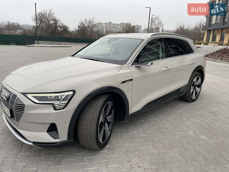 Внедорожник / Кроссовер Audi e-tron 2018 в Кропивницком