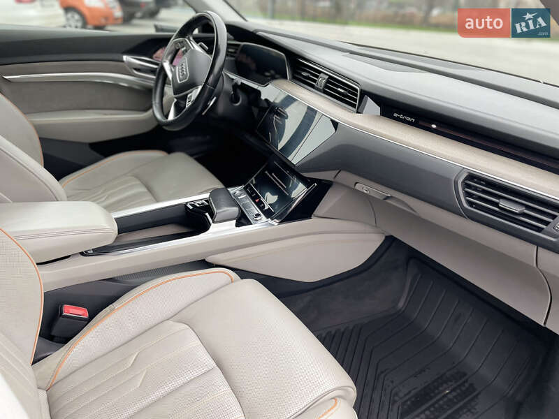 Внедорожник / Кроссовер Audi e-tron 2018 в Кропивницком