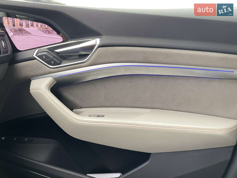 Внедорожник / Кроссовер Audi e-tron 2018 в Кропивницком