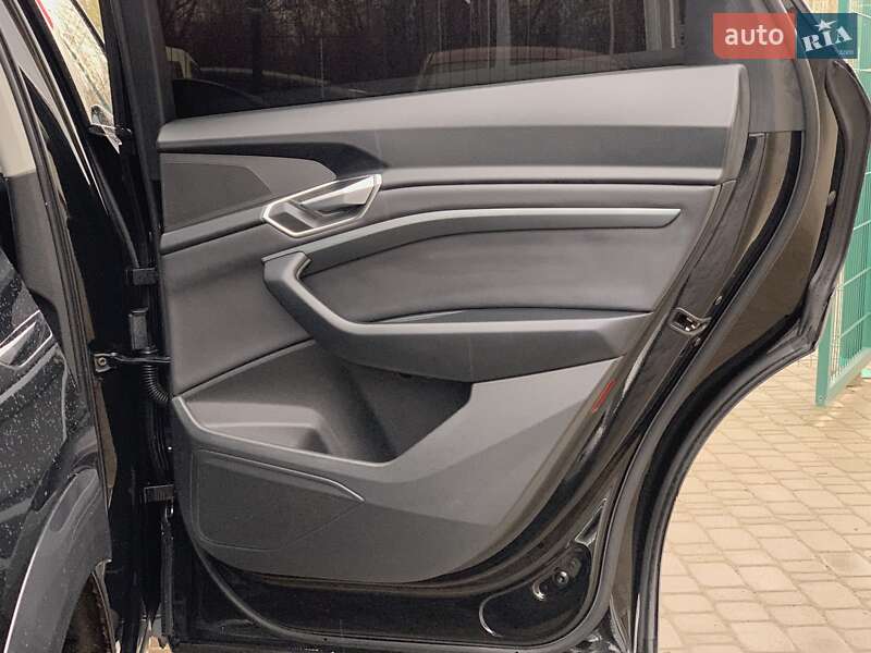 Внедорожник / Кроссовер Audi e-tron 2022 в Бердичеве