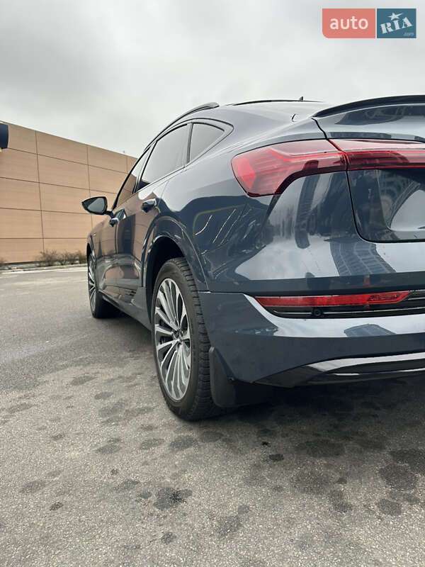 Позашляховик / Кросовер Audi e-tron 2020 в Дніпрі