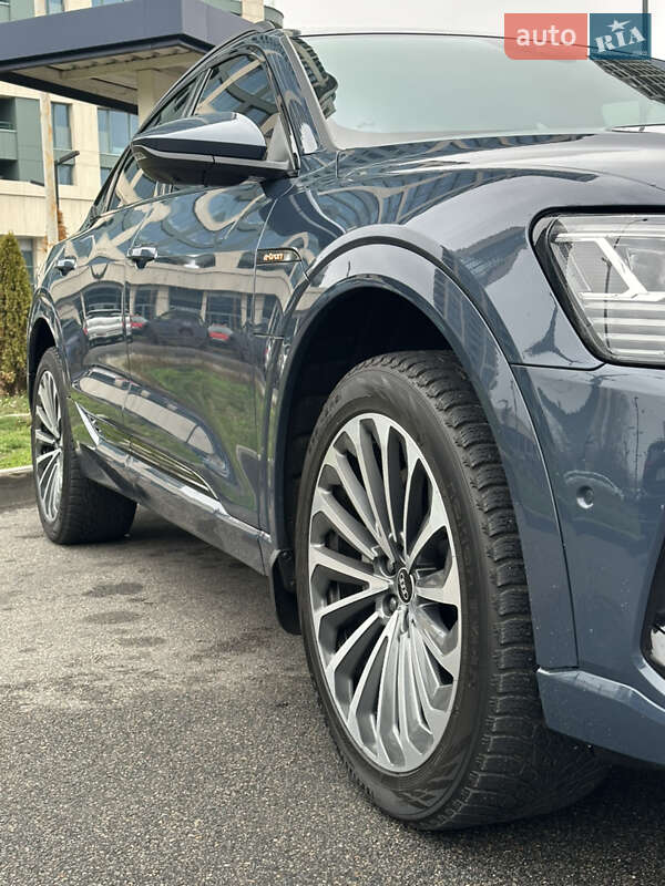 Позашляховик / Кросовер Audi e-tron 2020 в Дніпрі