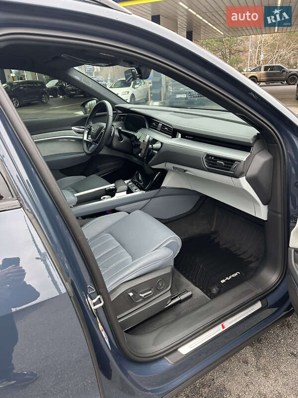 Позашляховик / Кросовер Audi e-tron 2020 в Дніпрі