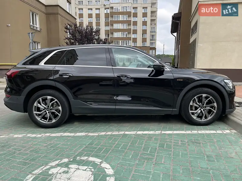 Audi e-tron 2022 VIN WAUZZZGE7NB031984 фото оголошення 26 з 52