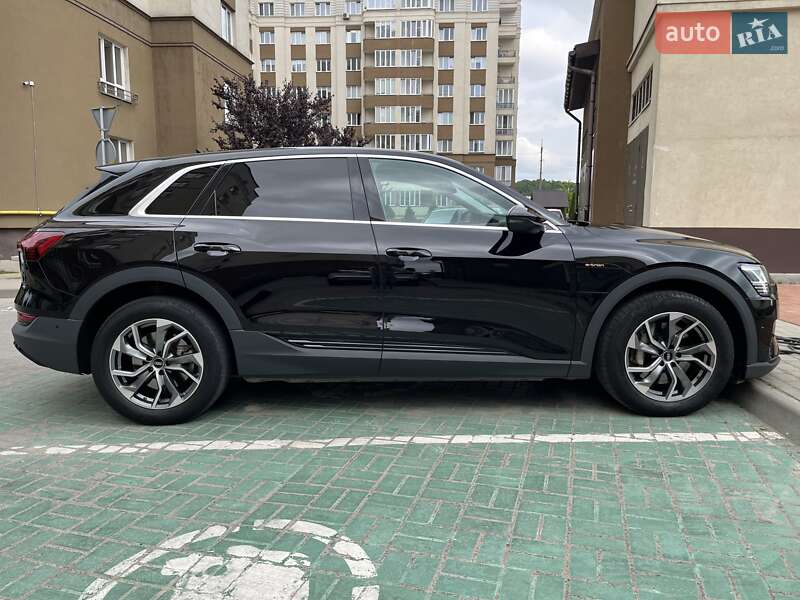 Внедорожник / Кроссовер Audi e-tron 2022 в Львове фото 12 Внедорожник / Кроссовер Audi e-tron 2022 в Львове