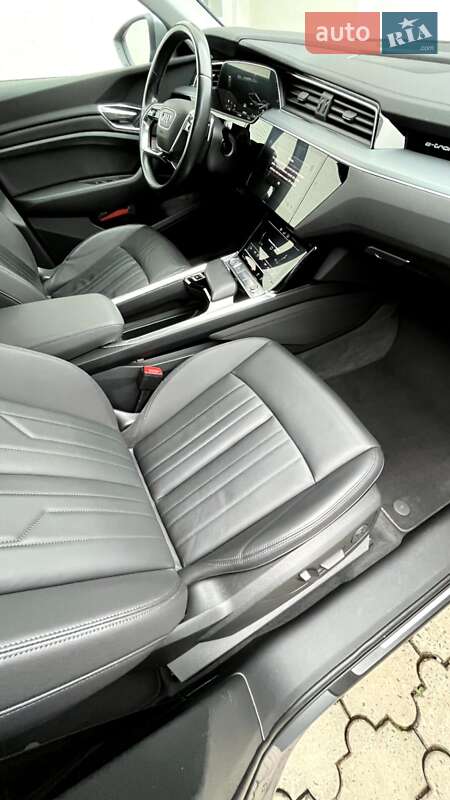 Внедорожник / Кроссовер Audi e-tron 2020 в Мукачево