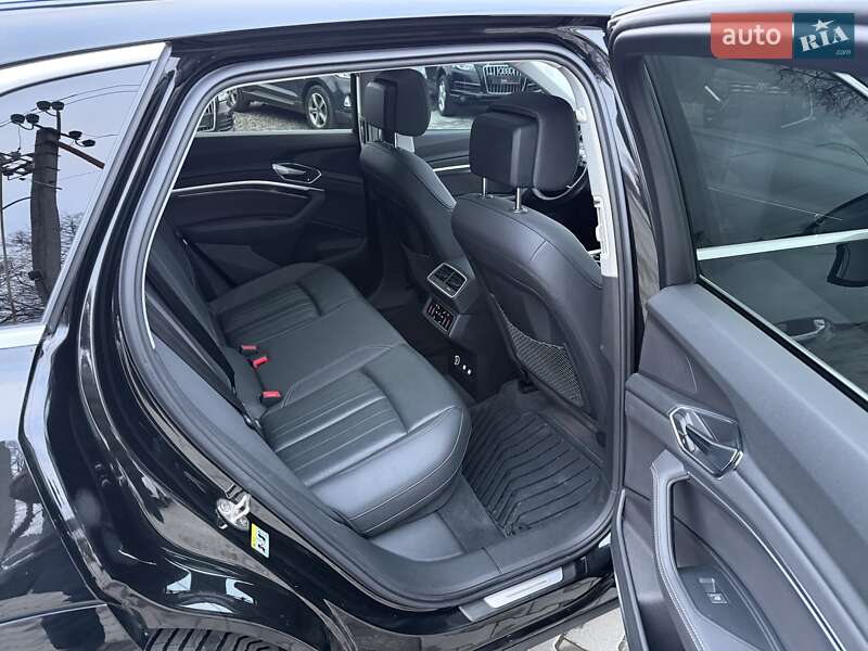 Внедорожник / Кроссовер Audi e-tron 2019 в Ужгороде фото 35 Внедорожник / Кроссовер Audi e-tron 2019 в Ужгороде
