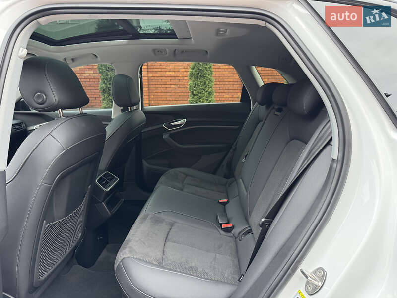 Внедорожник / Кроссовер Audi e-tron 2023 в Хмельницком