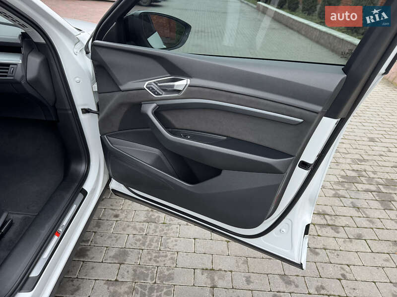 Внедорожник / Кроссовер Audi e-tron 2023 в Хмельницком