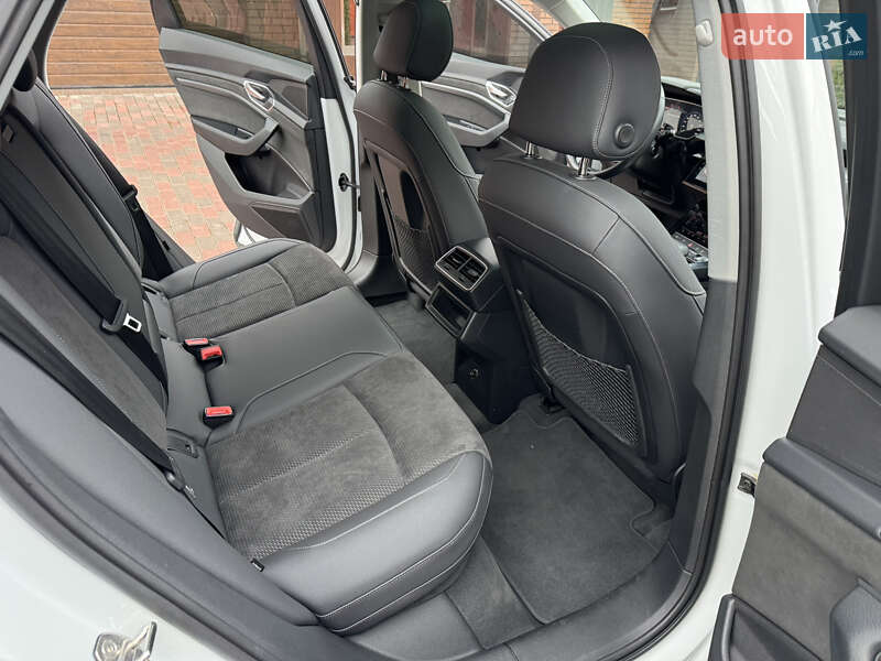 Внедорожник / Кроссовер Audi e-tron 2023 в Хмельницком