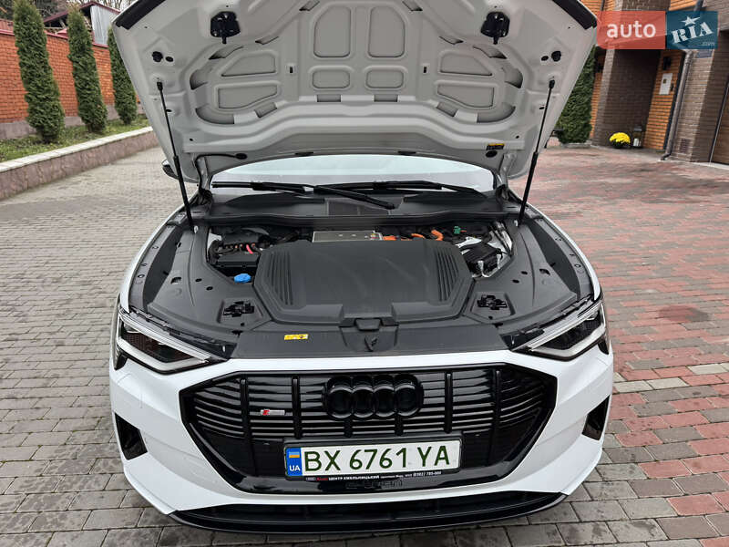 Внедорожник / Кроссовер Audi e-tron 2023 в Хмельницком