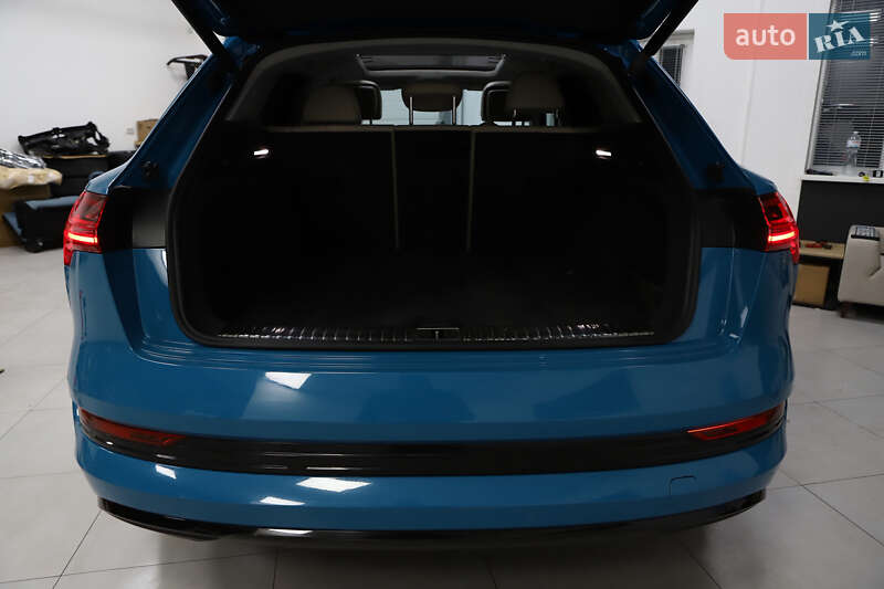 Внедорожник / Кроссовер Audi e-tron 2019 в Дрогобыче