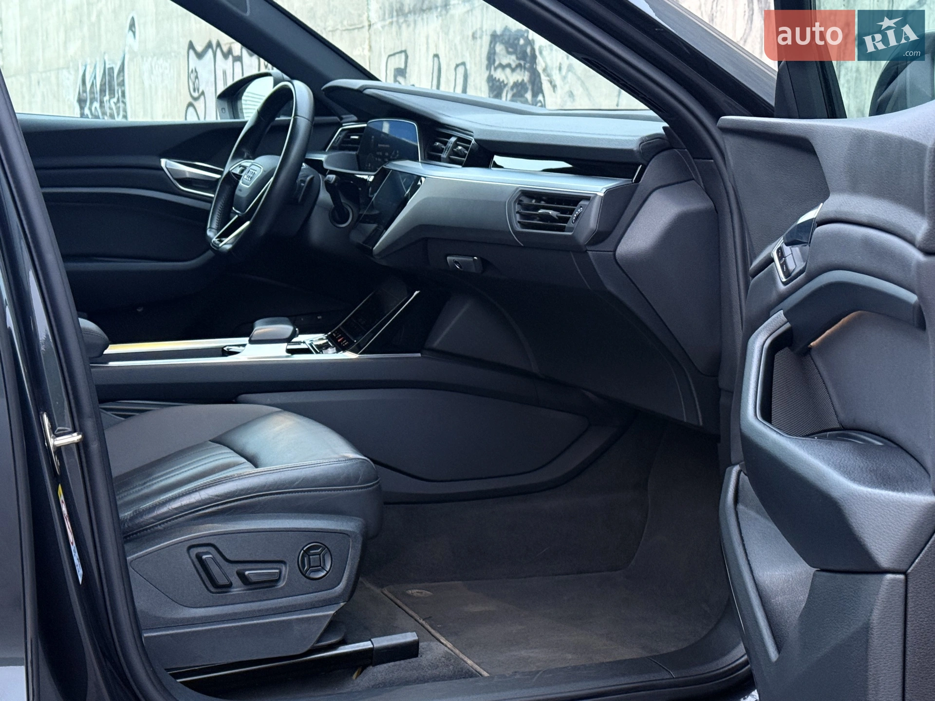 2020 Audi e-tron - мініатюра 41